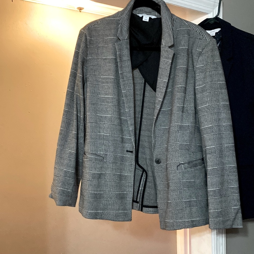 Grey and black patterned womens blazer size XL